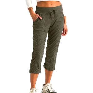 The North Face Women's Dark Gray Aphrodite 2.0 HD Athletic Cropped Pants Size XL